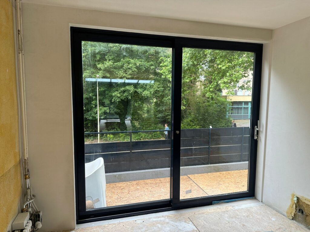 Aluminium schuifpui Delft binnen