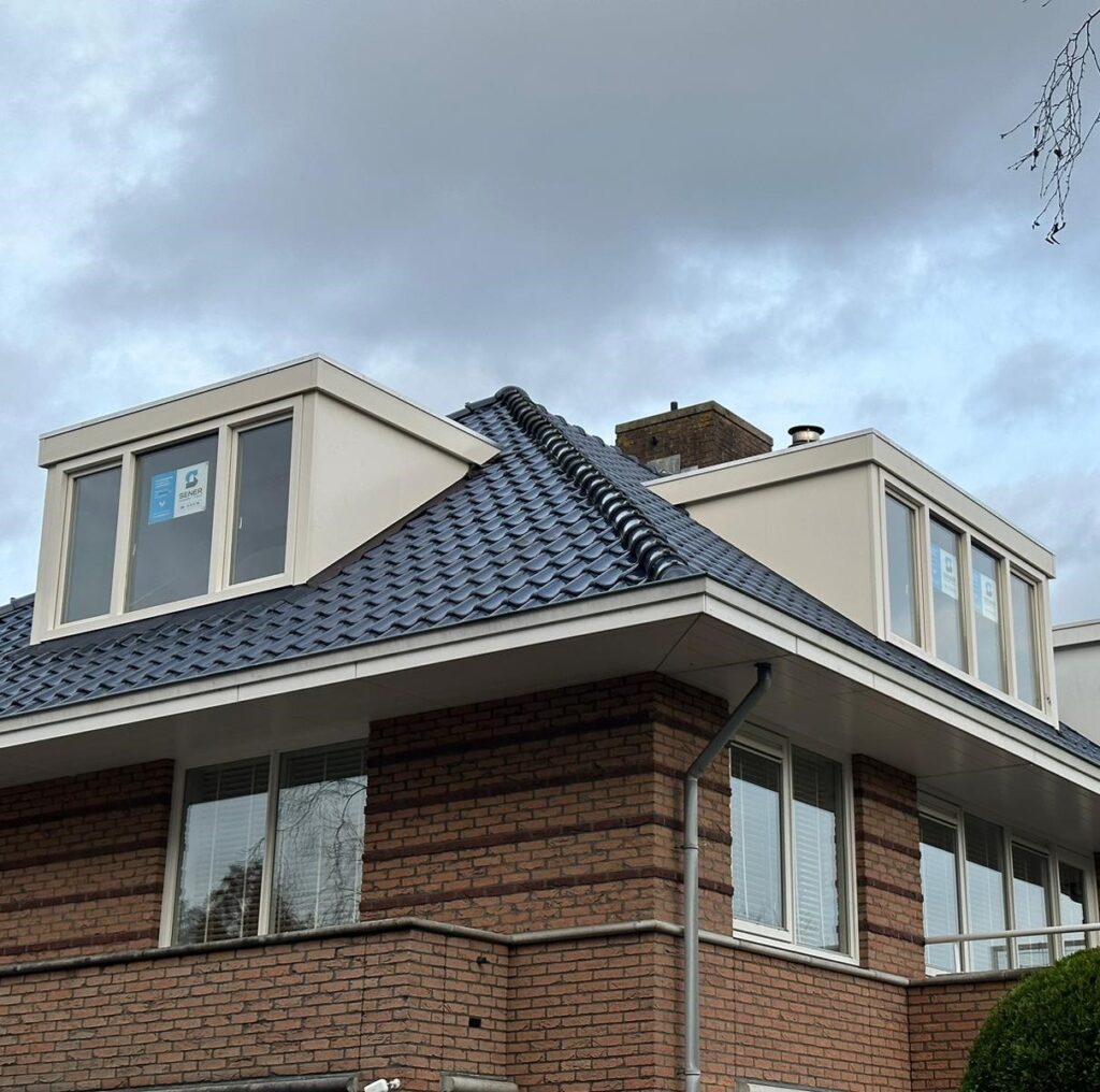 Dakkapellen Sener volschuim creme Leidschendam